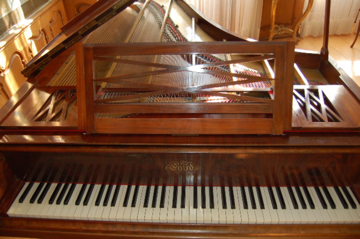 DES BASLER CLARA SCHUMANN-ERARD-FLÜGEL